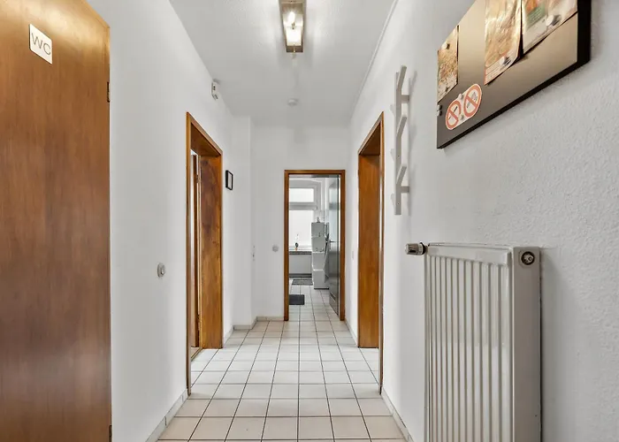 Wupper Home Ii, Top Lage Ideal Fuer Geschaeftsleute, Monteure, Familien, 3 Zimmer, Flachbild-Tv