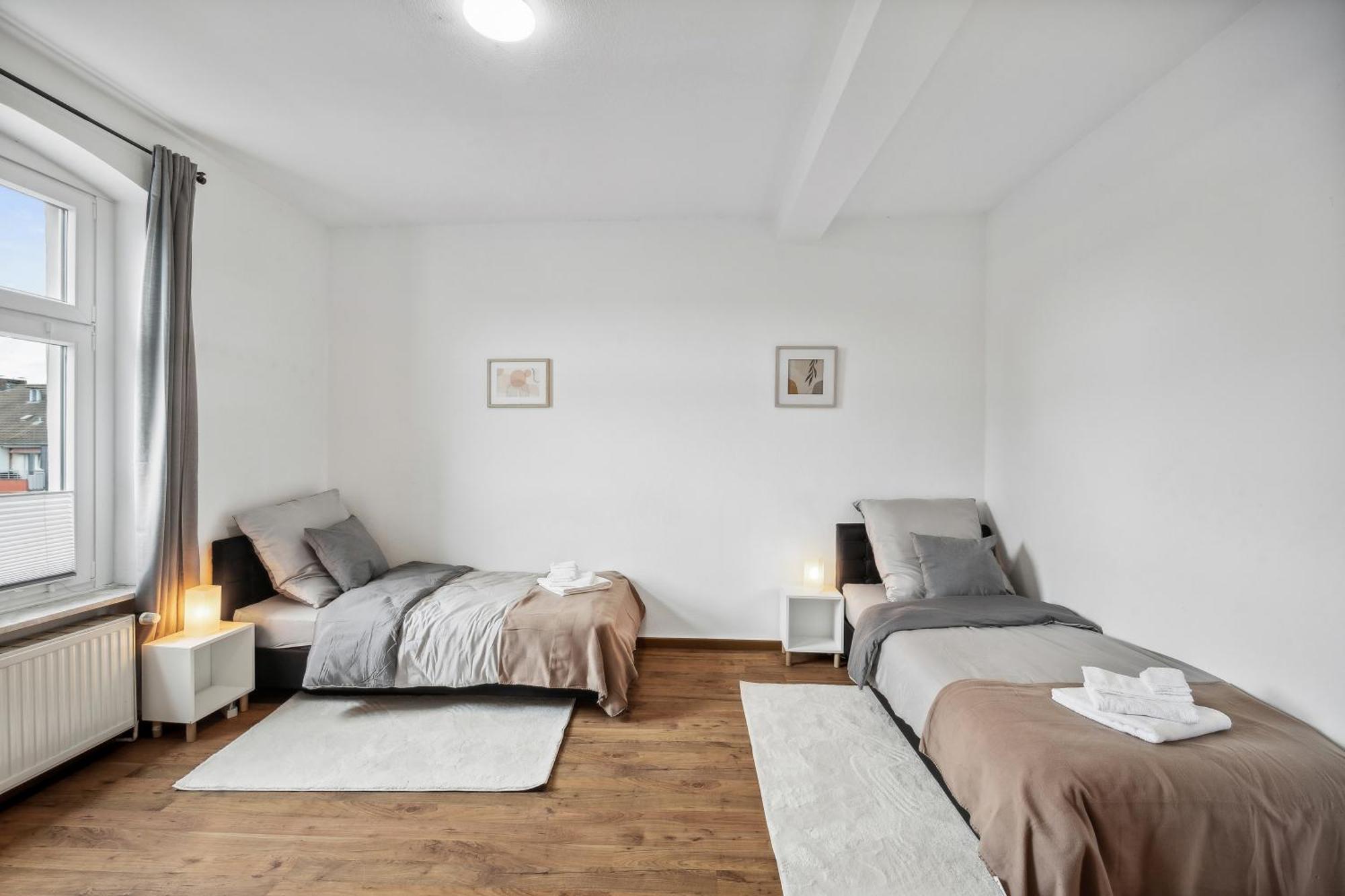 Wupper Ii, Lage Ideal Fuer Geschaeftsleute, Monteure, Familien, 3 Zimmer, Flachbild-tv * Wuppertal