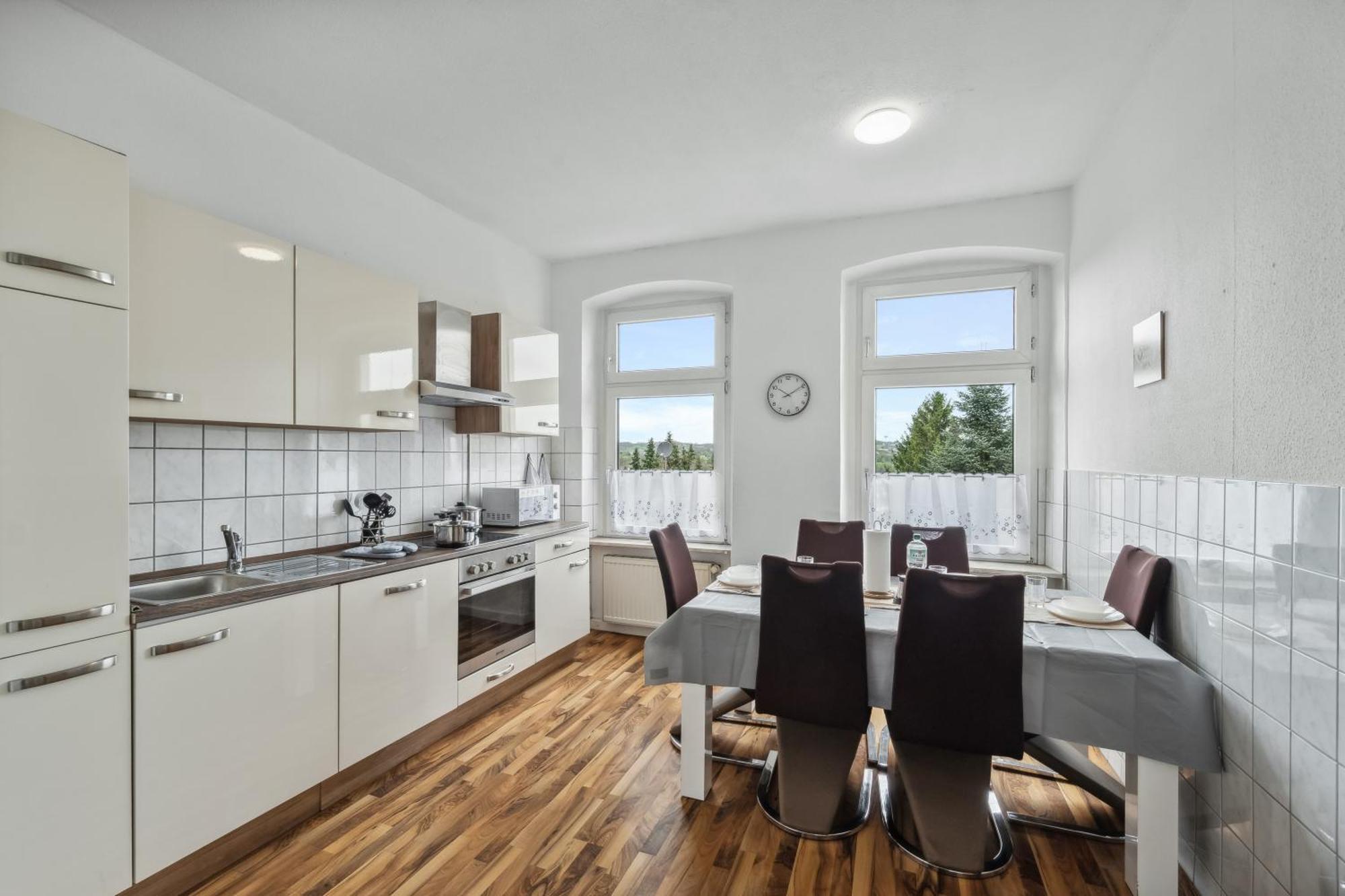Wupper Ii, Lage Ideal Fuer Geschaeftsleute, Monteure, Familien, 3 Zimmer, Flachbild-tv * Wuppertal