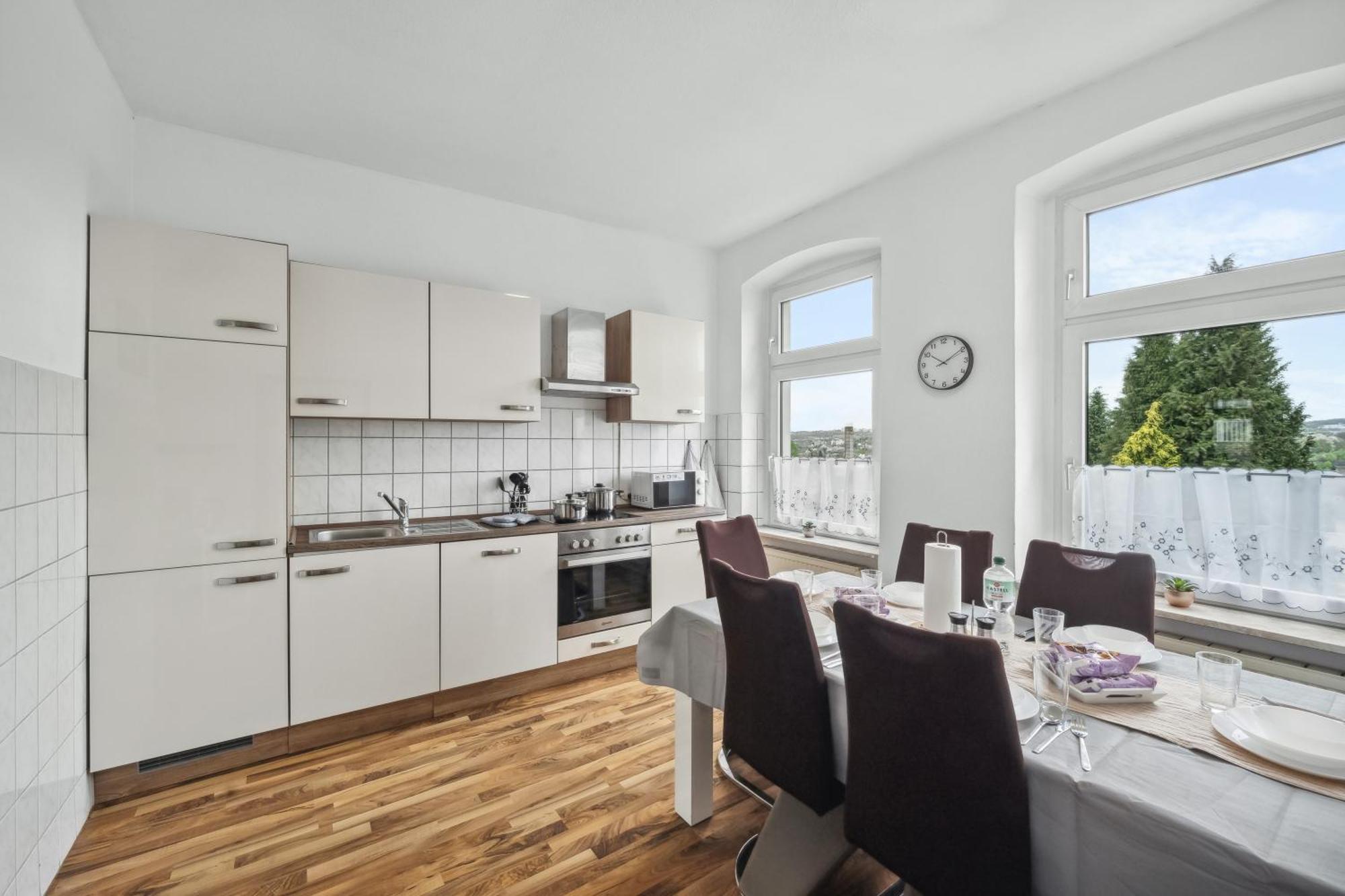 Wupper Ii, Lage Ideal Fuer Geschaeftsleute, Monteure, Familien, 3 Zimmer, Flachbild-tv *