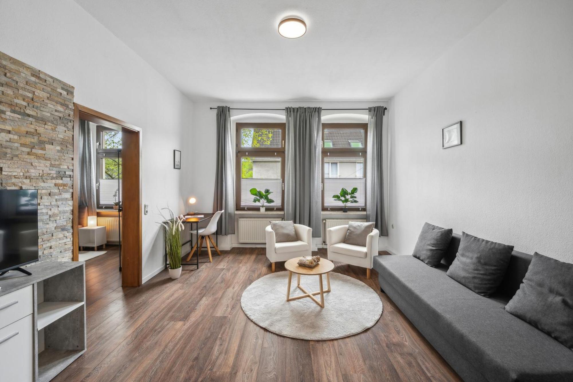 Wupper Ii, Lage Ideal Fuer Geschaeftsleute, Monteure, Familien, 3 Zimmer, Flachbild-tv Wuppertal